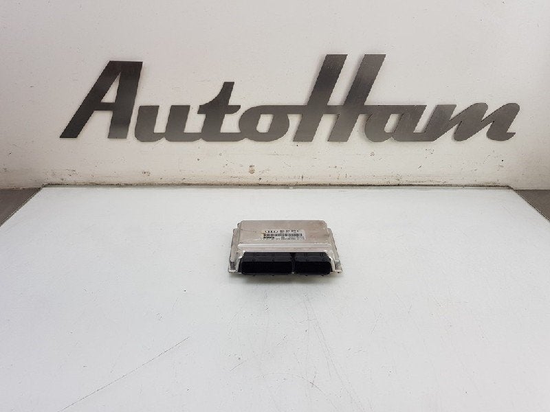 COMPUTER MOTOR Audi A4 Avant (B6) (01-2001/01-2005), Robert Bosch AG, Gebruikt, Audi, Robert-Bosch-Allee 1
74232  Abstatt, DE