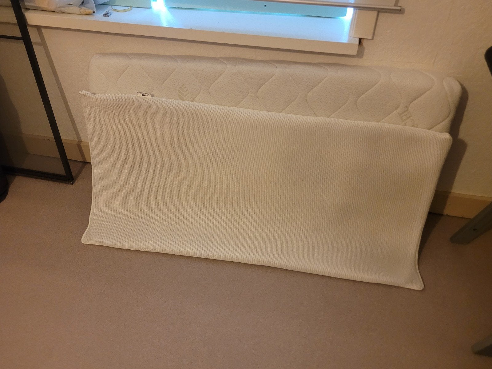 Matras en airgosafe topper voor babybedje, Ophalen, Gebruikt, Wit, Babybedje
