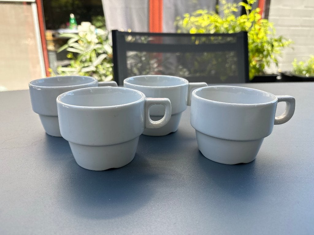 Set van 4 vintage Mosa Maastricht kopjes – Wit porselein, Antiek en Kunst, Ophalen of Verzenden