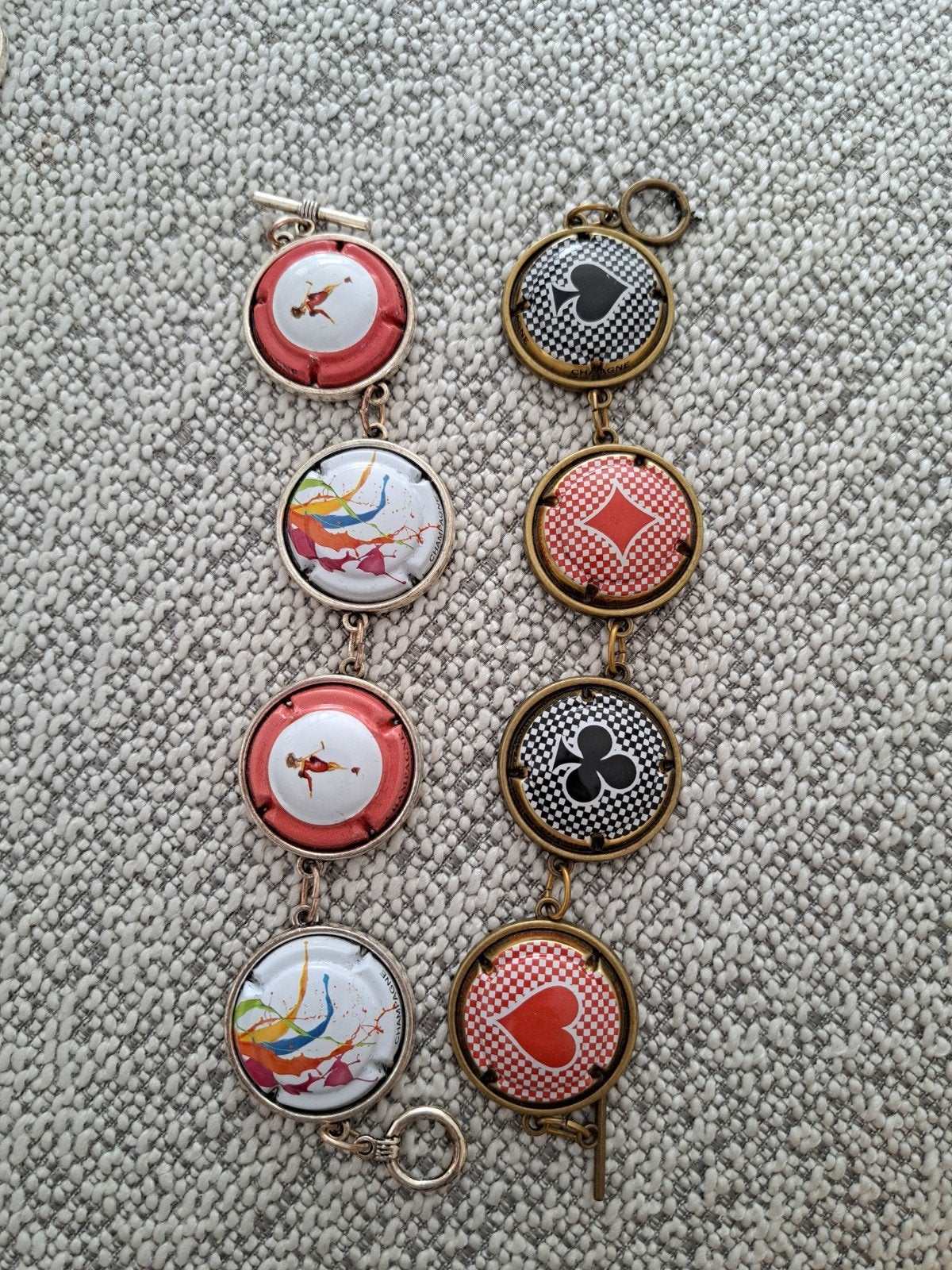 Armbanden met 4 champagnecapsules, Ophalen