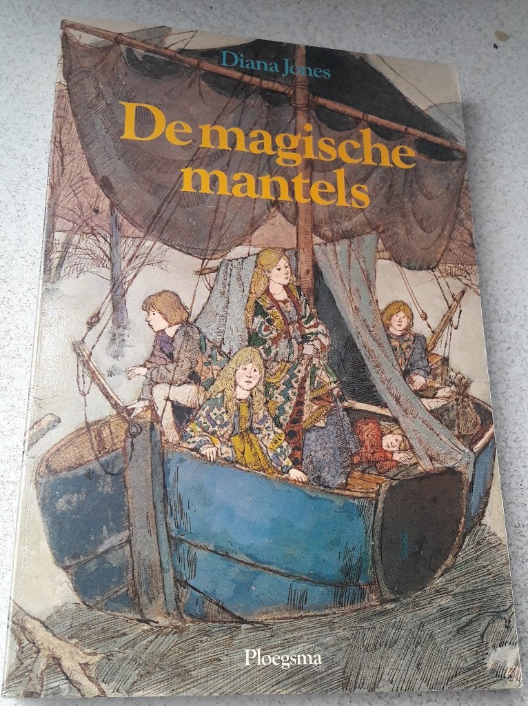 Jeugdboek van Diana Wynne Jones: De magische mantel, Ophalen of Verzenden, Gelezen, Diana Wynne Jones:
