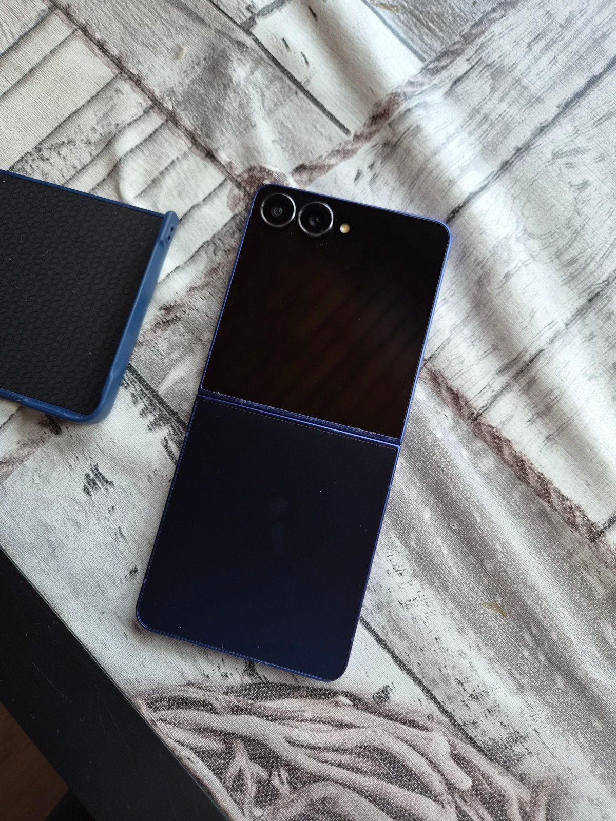 Samsung z flip 7, Enlèvement