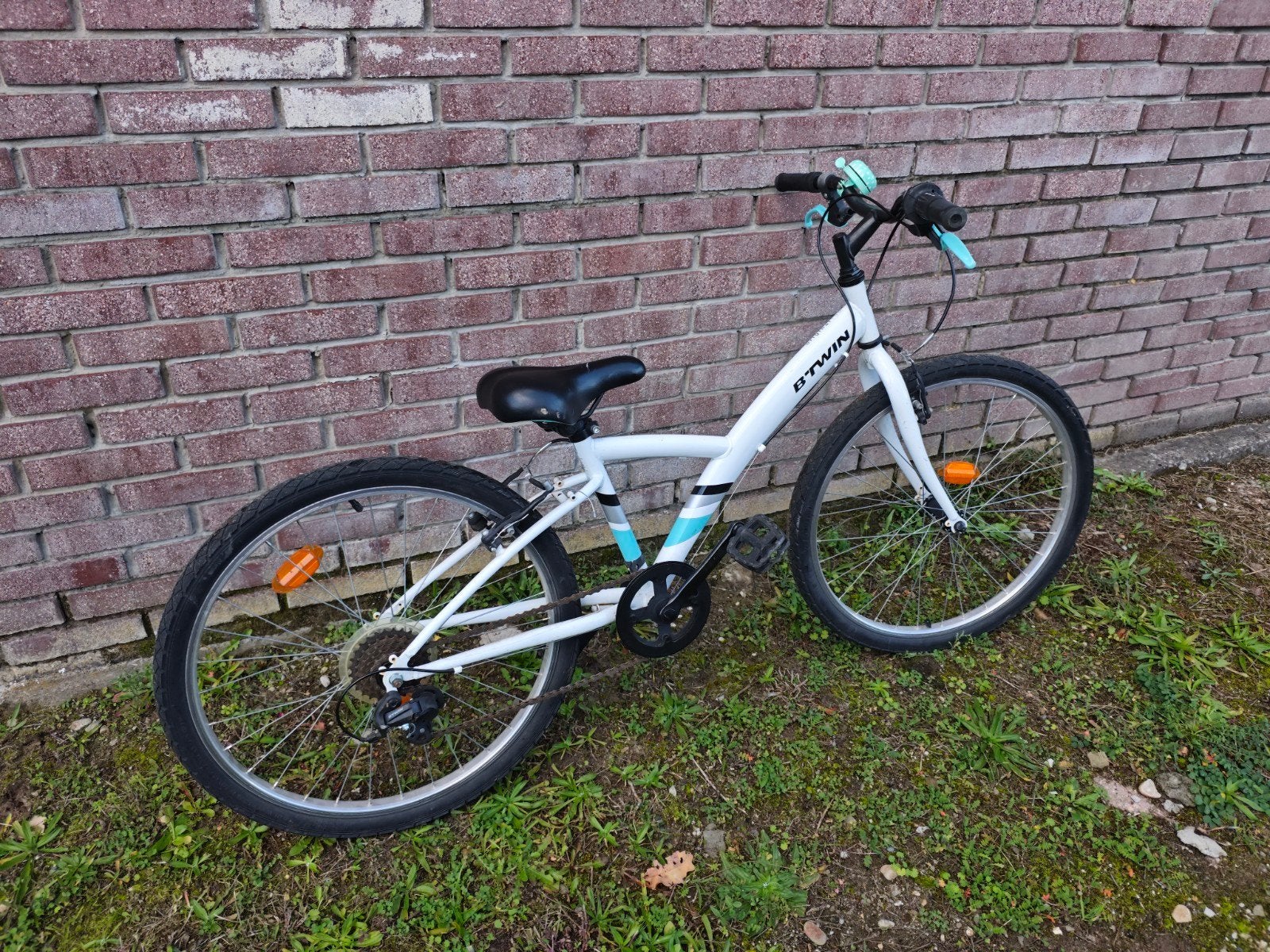 Witte fiets voor jongens, Ophalen, 24 inch, B,twin, Zo goed als nieuw