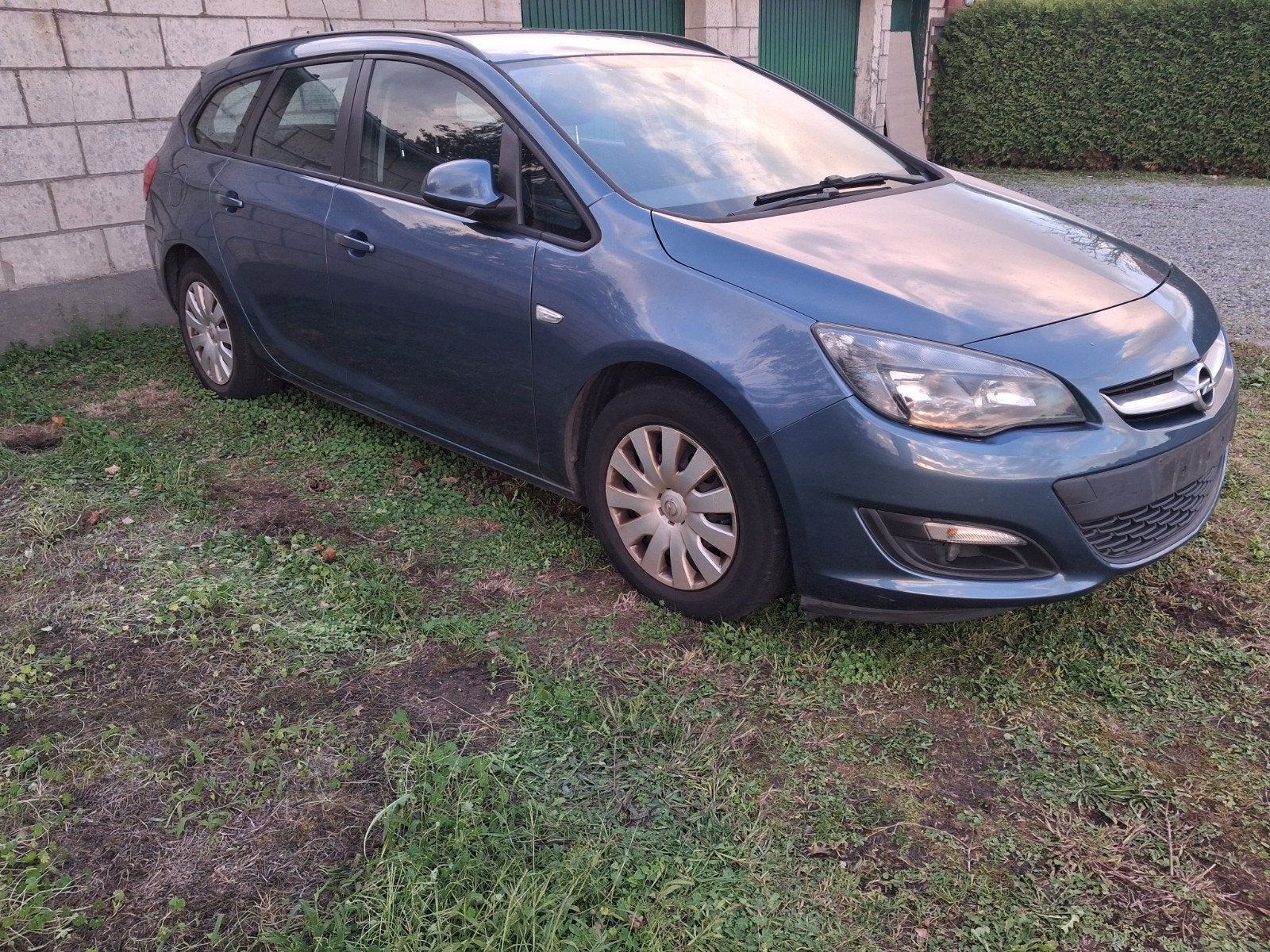 Opel Astra J Sports Tourer 1.7D 12/2013 216 000 km 96 kW 130, Autos, Euro 5, Achat, Boîte manuelle, Bleu