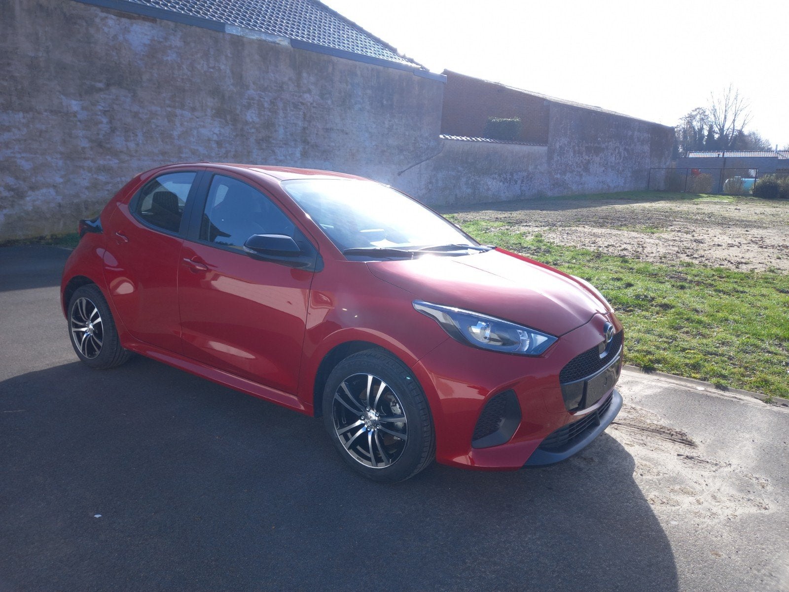 Mazda 2  hybride benzine, Rouge, Achat, Euro 6, Entreprise