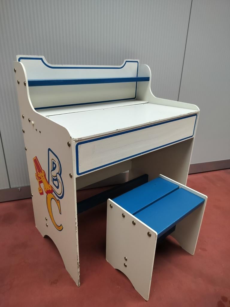 Retro Schoolbankje, Ophalen