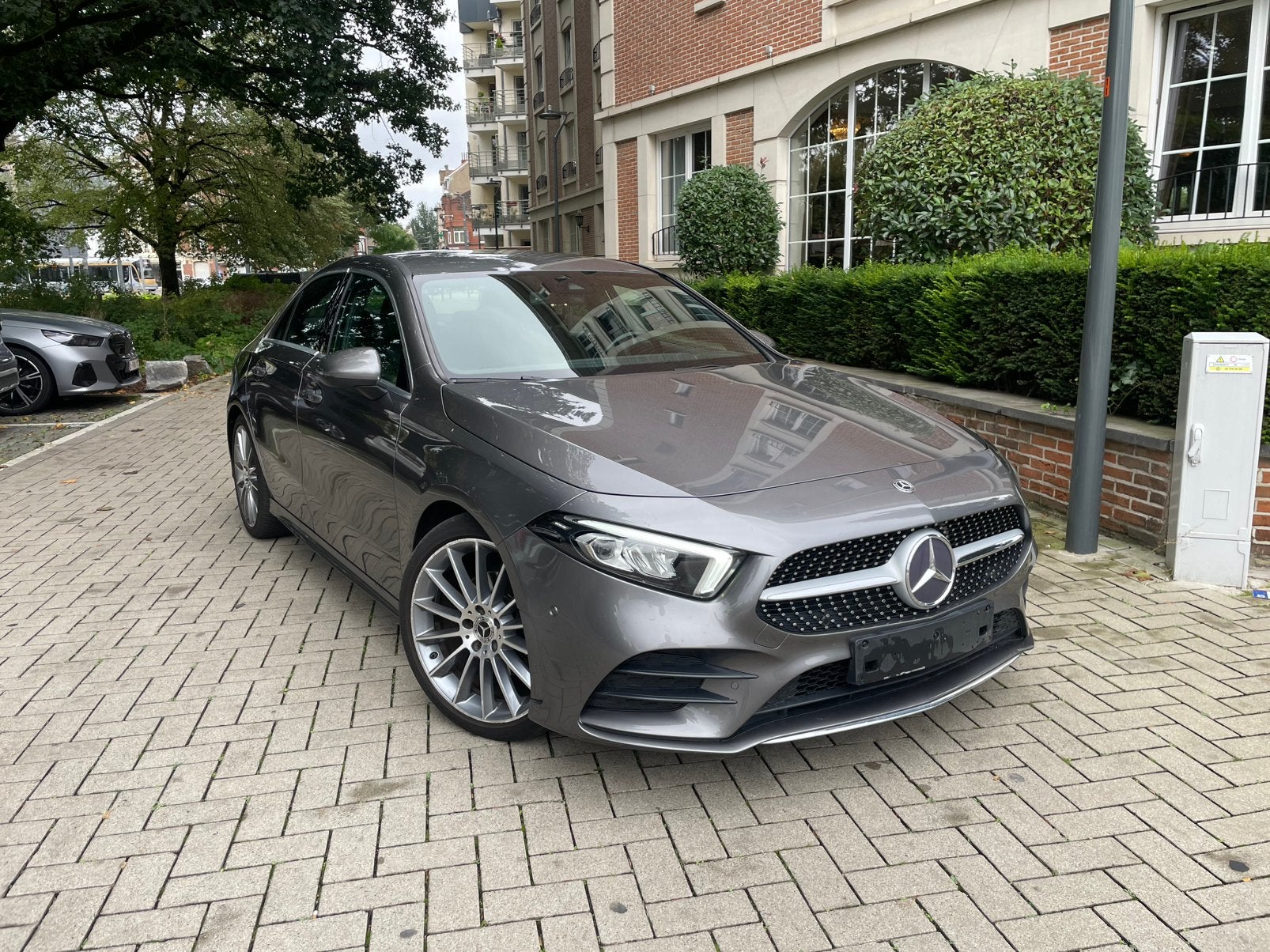 Mercedes Benz Klasse A200 AMG Sedan, Voorwielaandrijving, Dealer onderhouden, 4 cilinders, Alcantara