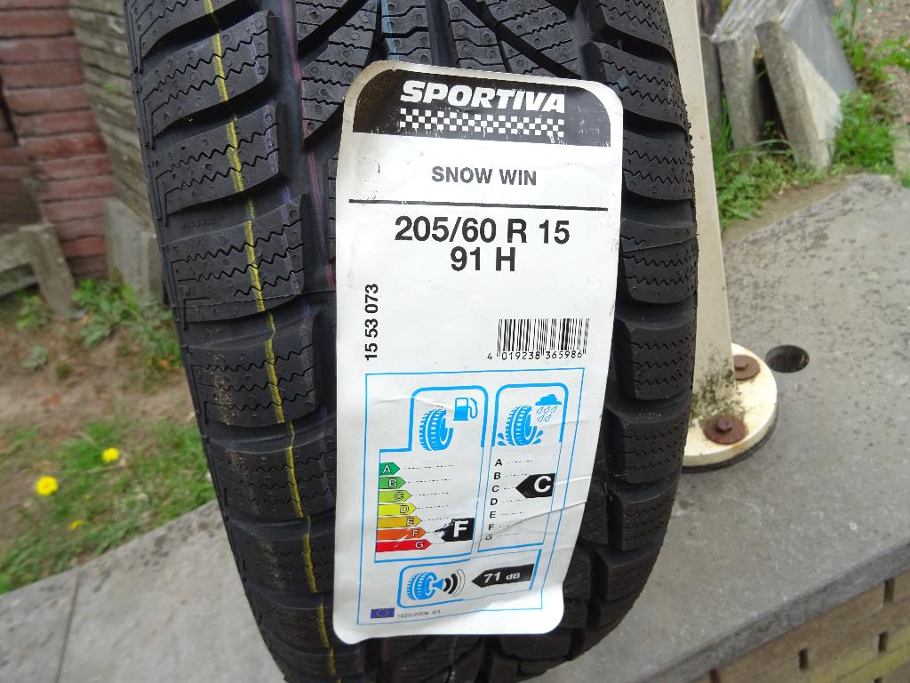 4 Nieuwe banden merk Sportiva 205 /60 / 15 ., Auto-onderdelen, Ophalen, Nieuw, 205 mm, Band(en)