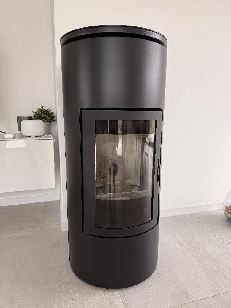 Pelletkachel MCZ Tube Comfort Air Black PLT, Maison & Meubles, Poêles, Utilisé, Autoportant, Poêle à granulés, Autres carburants