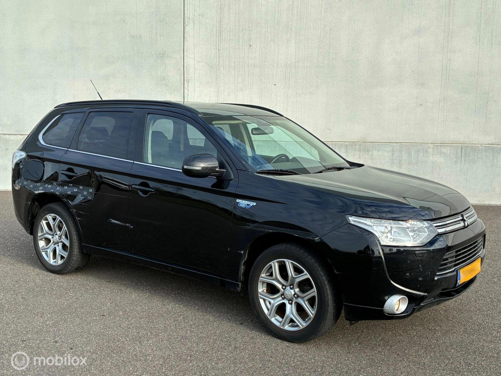 Mitsubishi Outlander 2.0 PHEV HYBRIDE AUTOMAAT 4 WD NAP, Auto's, Automaat, Zwart, 4 cilinders, 89 kW