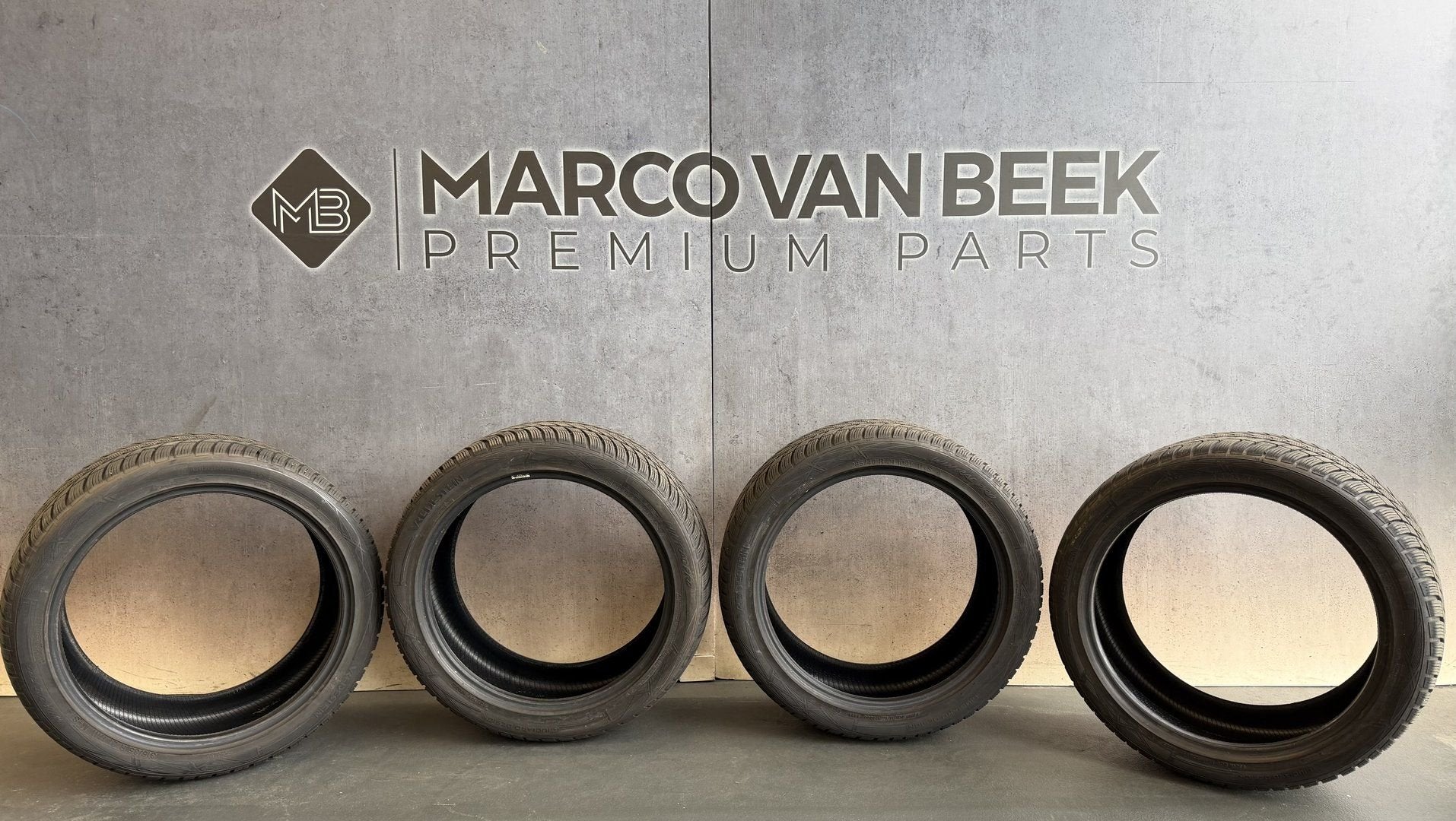 21 Inch Vredestein winterbanden breed set, Auto-onderdelen, Gebruikt, -, -, Ophalen of Verzenden