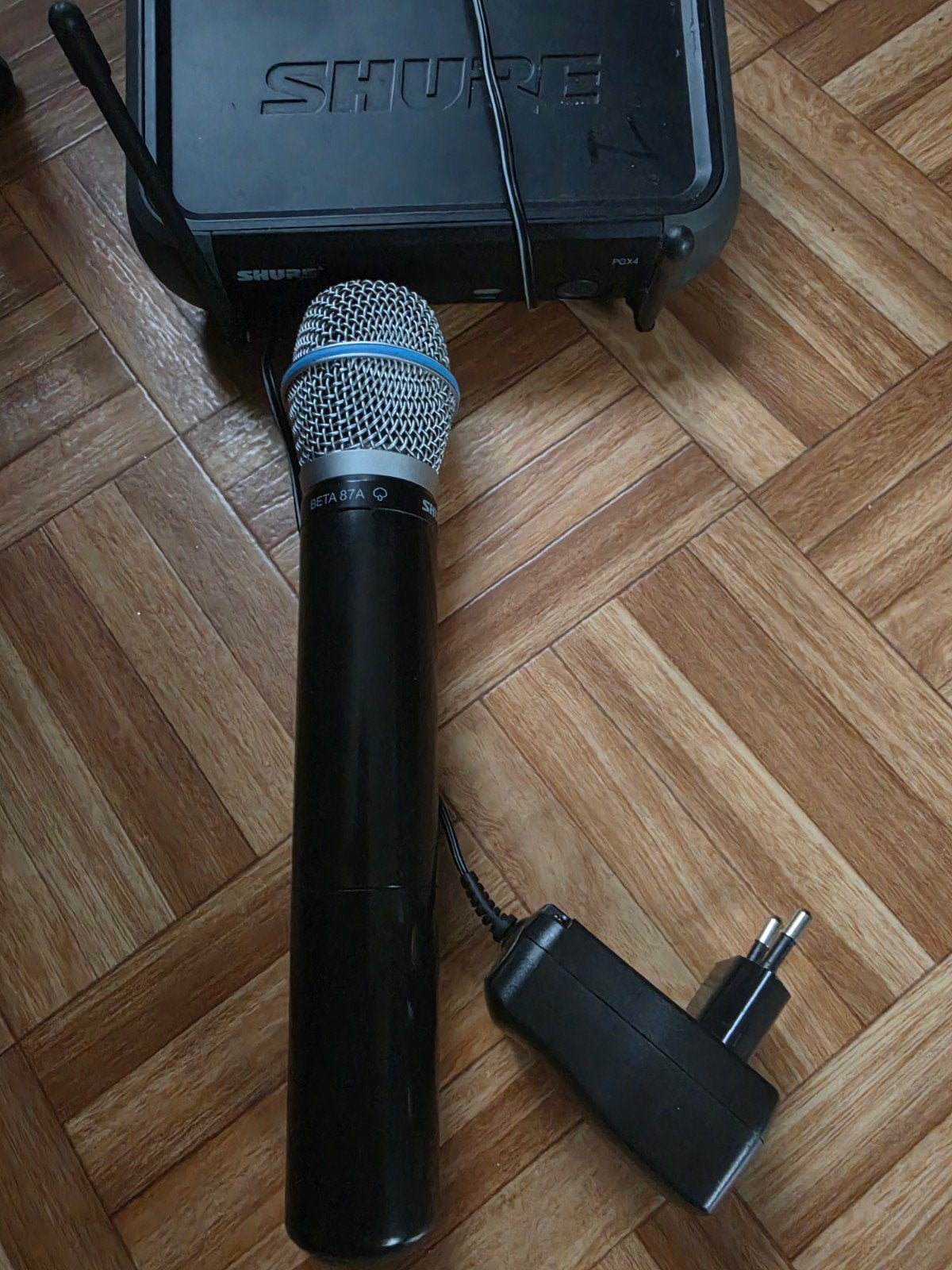 Microfoon shure beta 87a, Muziek en Instrumenten, Microfoons, Ophalen