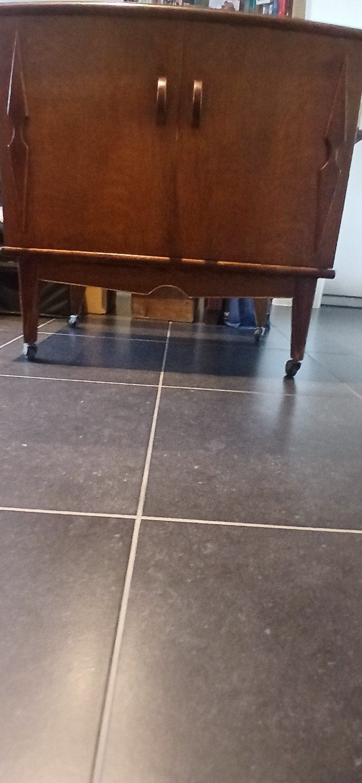petite armoire sur roulettes, Enlèvement