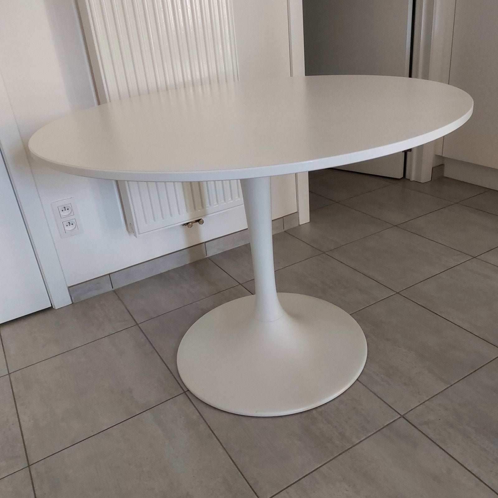 ronde witte tafel, Huis en Inrichting, Tafels | Statafels, Ophalen