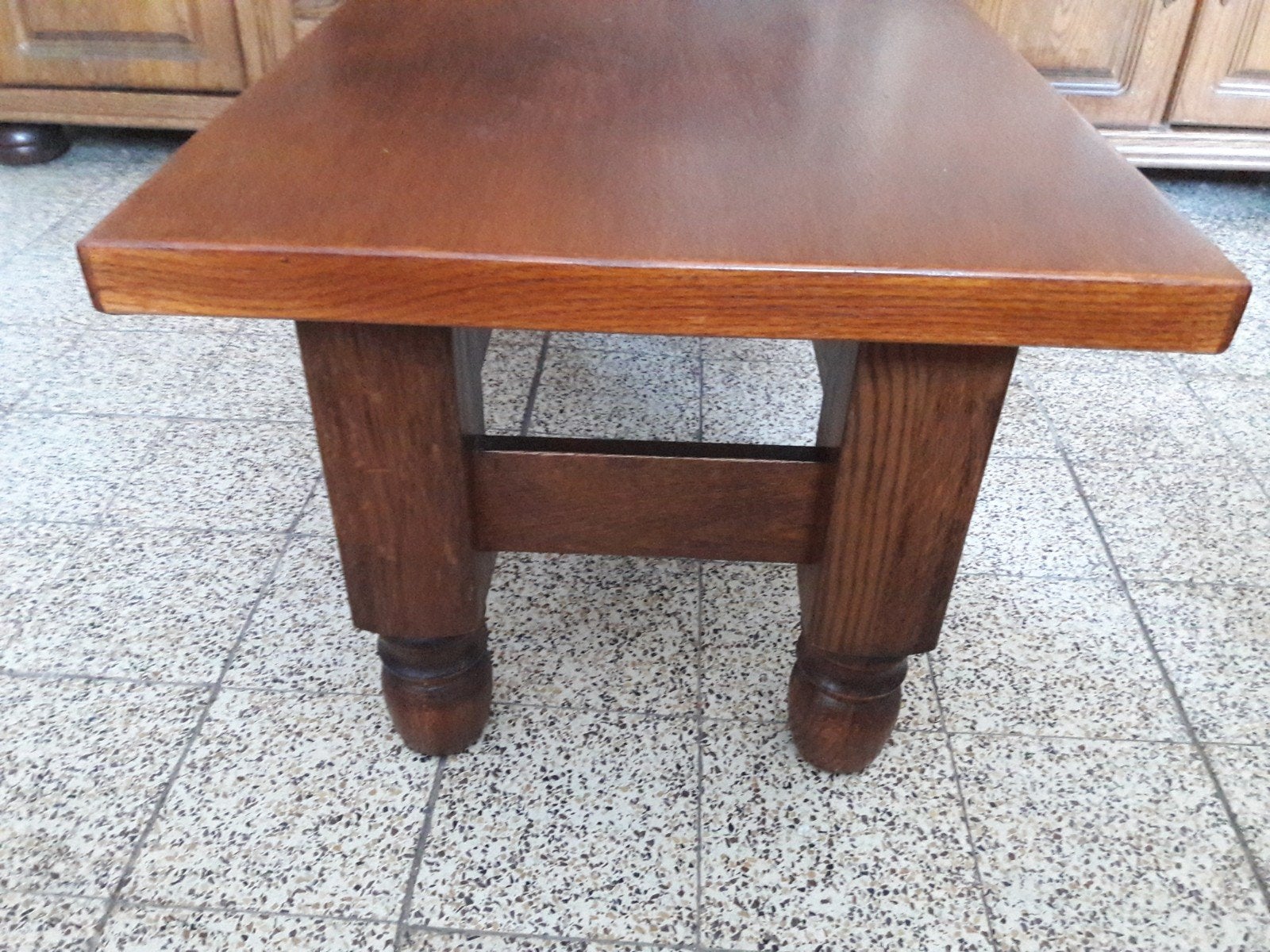 Table de salon en chêne, Enlèvement