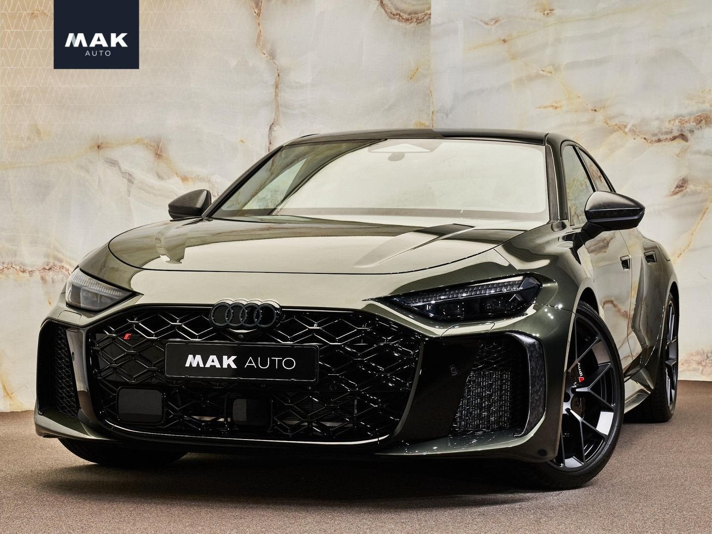 Audi RS5 Limousine E-Hybrid Quattro , ceramic, camouflage ex, Auto's, Automaat, Zwart, 26 kWh, Bedrijf