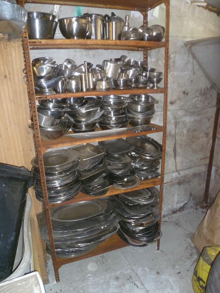 ZEER GROOT LOT INOX PLATAU S EN ANDERE, Enlèvement