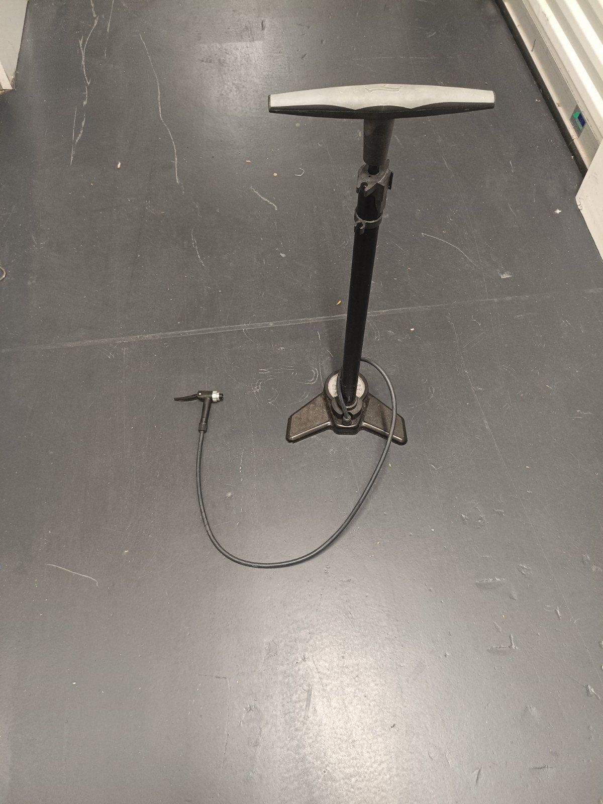 Fietspomp met manometer, Ophalen