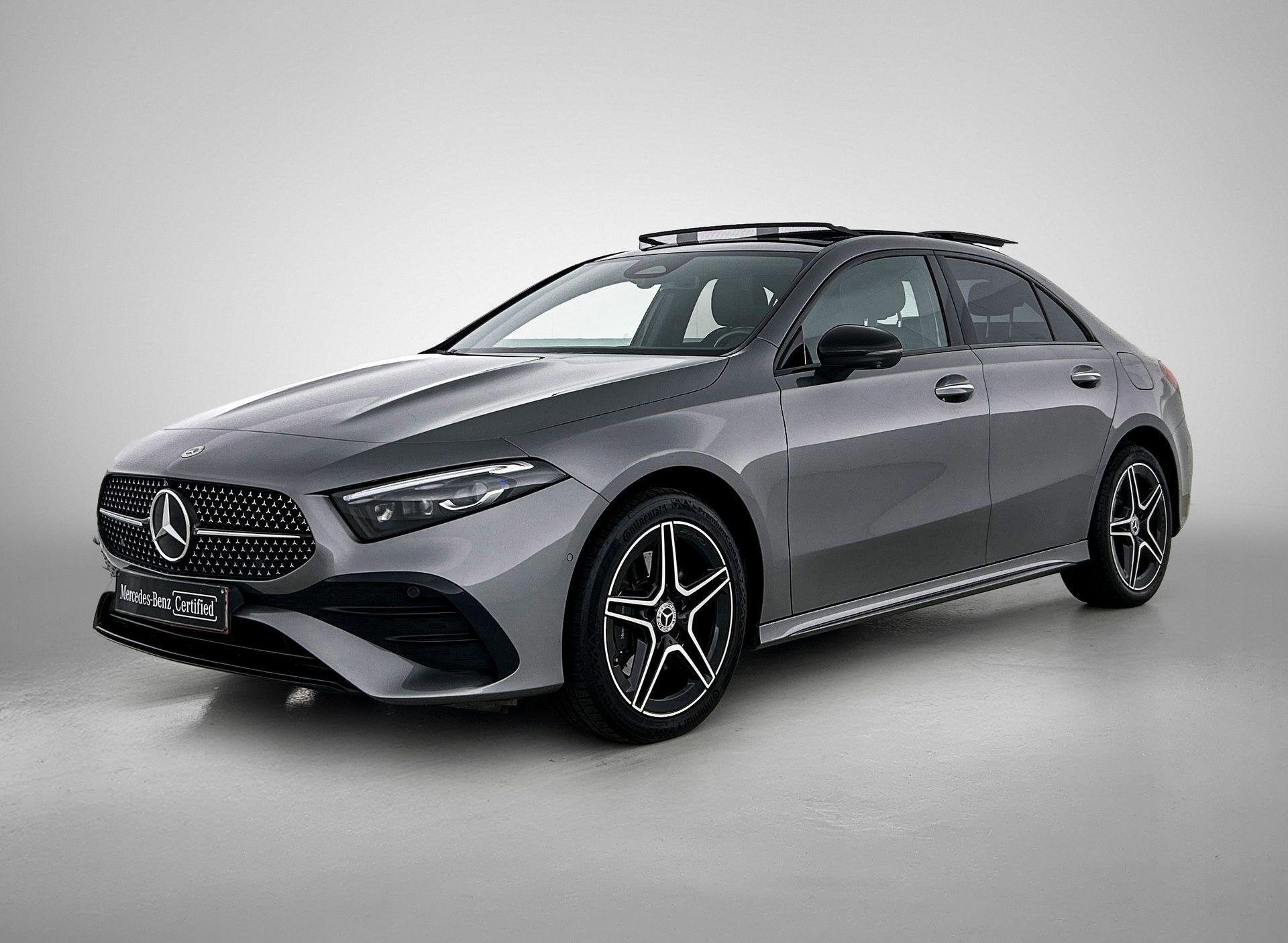 Mercedes-Benz A-Klasse Limousine A 250 e AMG Line | Night Pa, Auto's, 4 deurs, Stof, Gebruikt, 16 kWh
