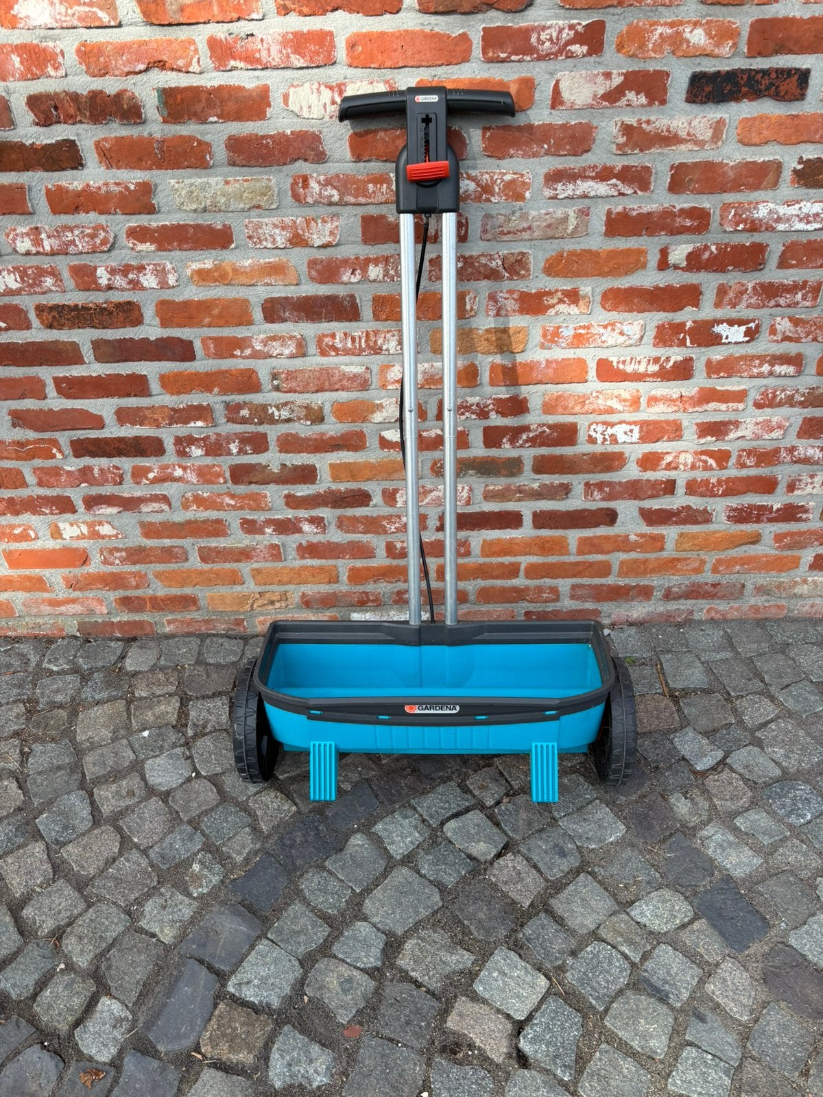 Strooiwagen Gardena, Ophalen, Zo goed als nieuw