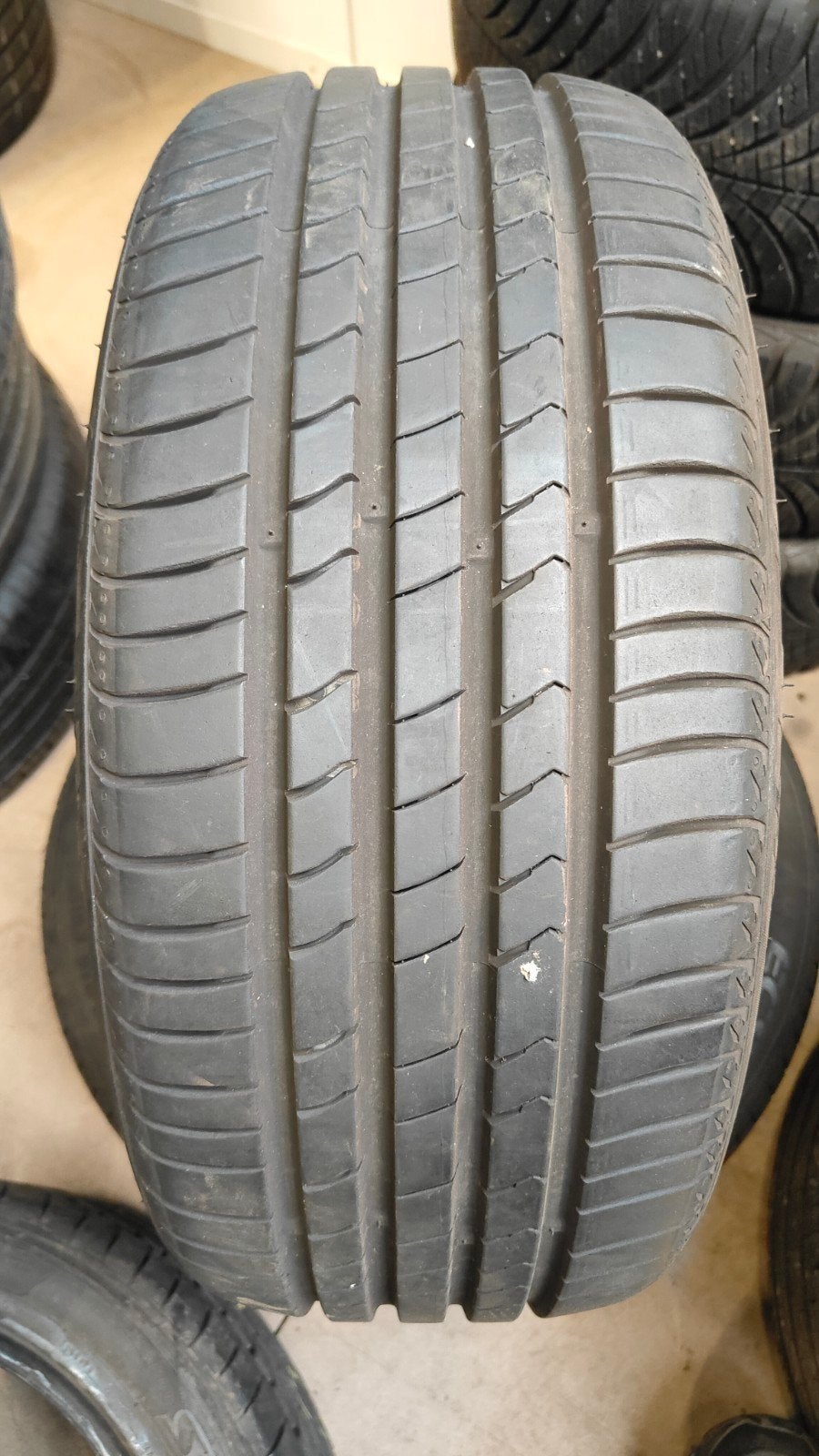 215/45r16 KUMHO 40€ per stuk met montage en balanceren, Ophalen