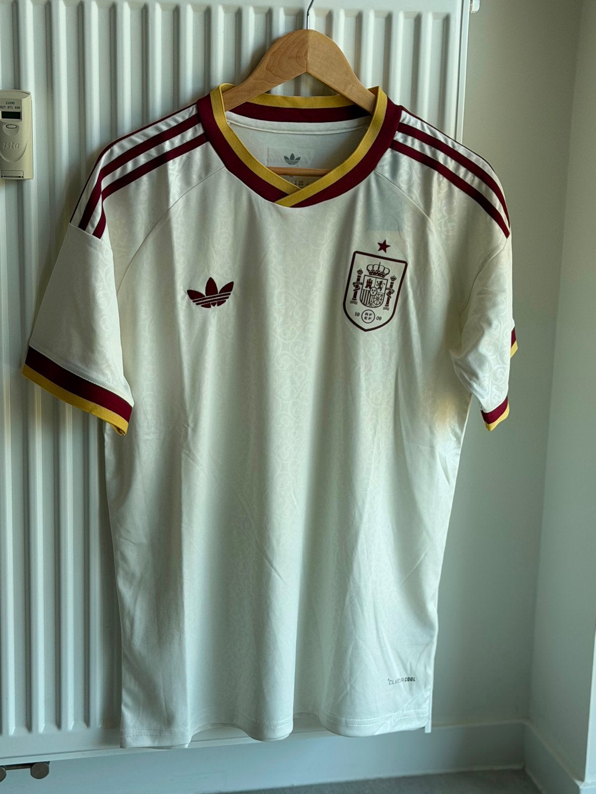 Maillot de foot d’espagne taille M, Enlèvement ou Envoi, Blanc, Taille 48/50 (M), Neuf