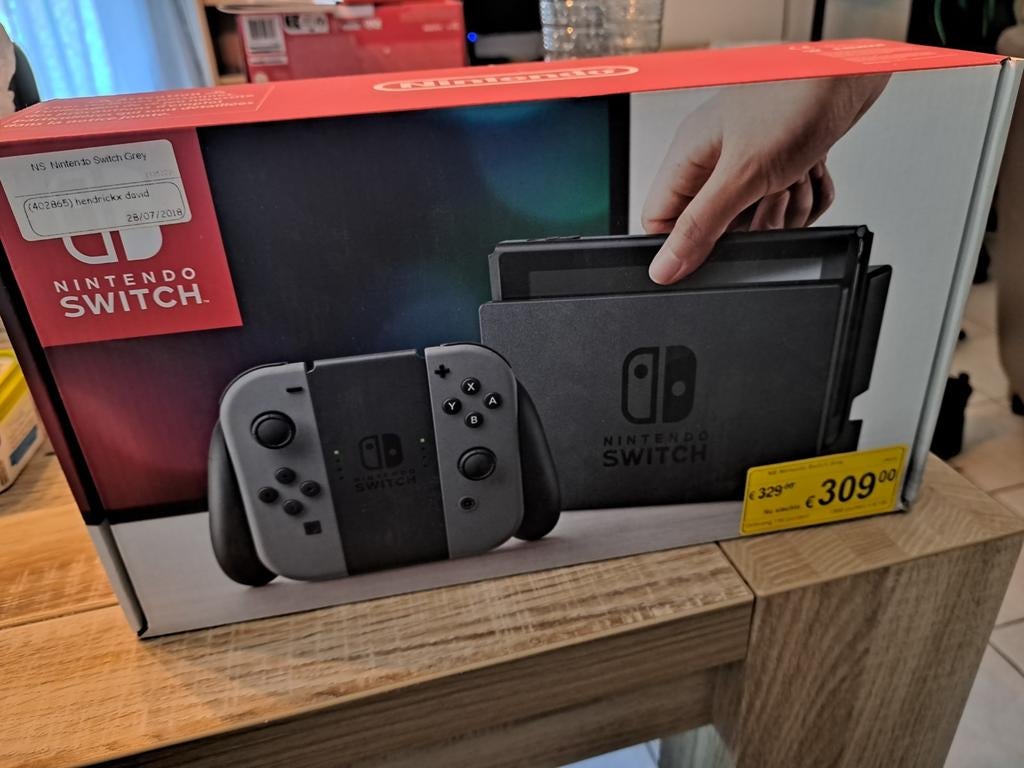 Switch v1 grey, Games en Spelcomputers, Ophalen of Verzenden, Zo goed als nieuw, Met harde schijf, Switch Original