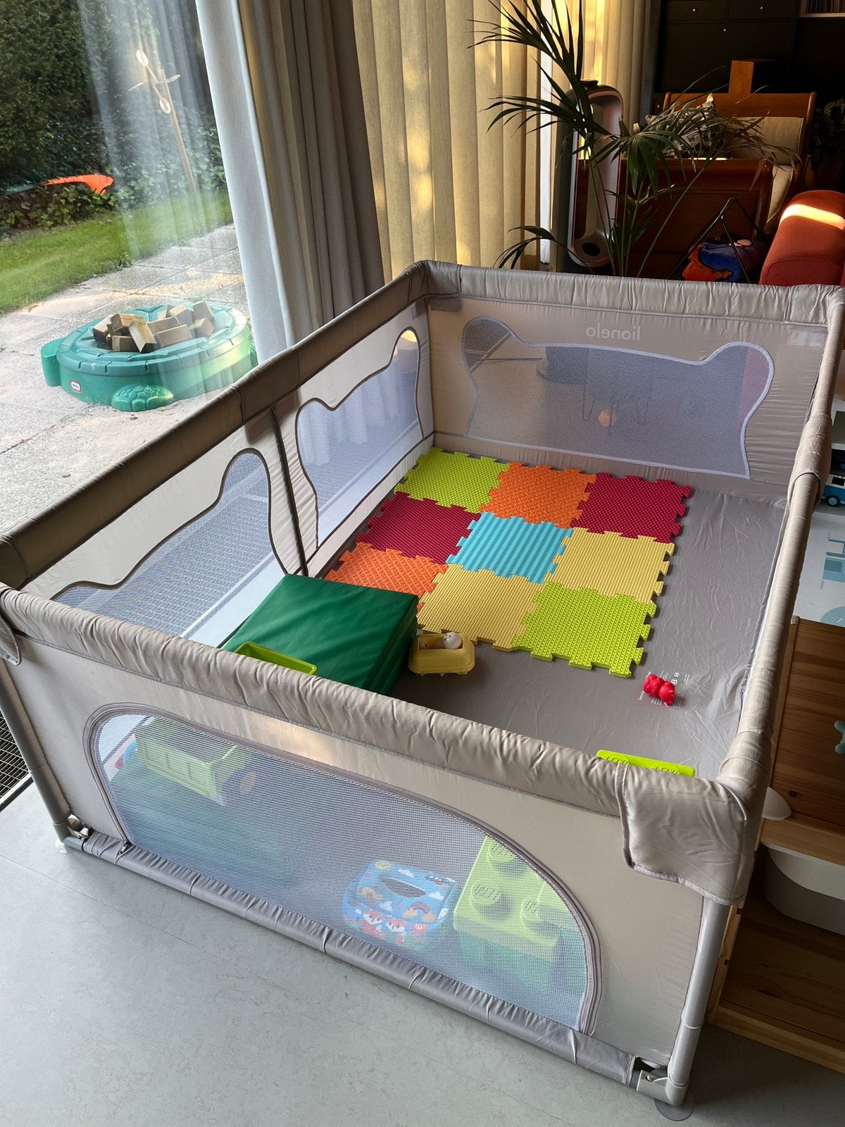 Vloerbox lionelo, Kinderen en Baby's, Ophalen, Zo goed als nieuw
