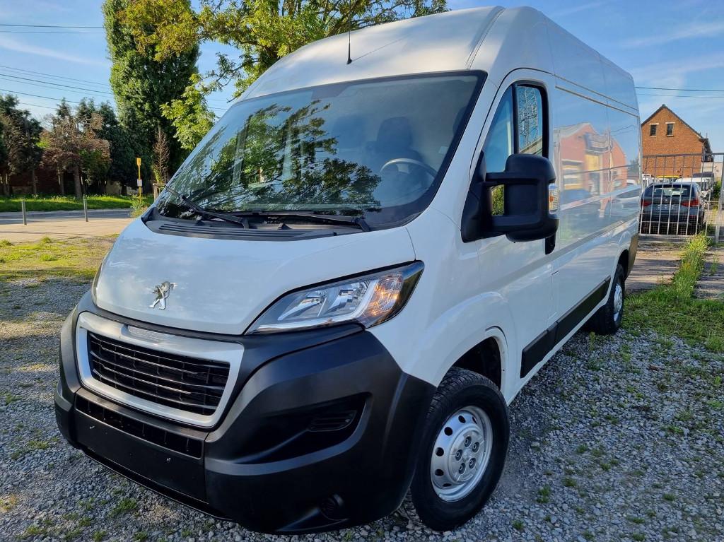 Peugeot Boxer 9/2021 L2H2 2.2hdi 136cv 46249km Airco Cruise, Auto's, Peugeot, Stof, Euro 6, 4 cilinders, Wit