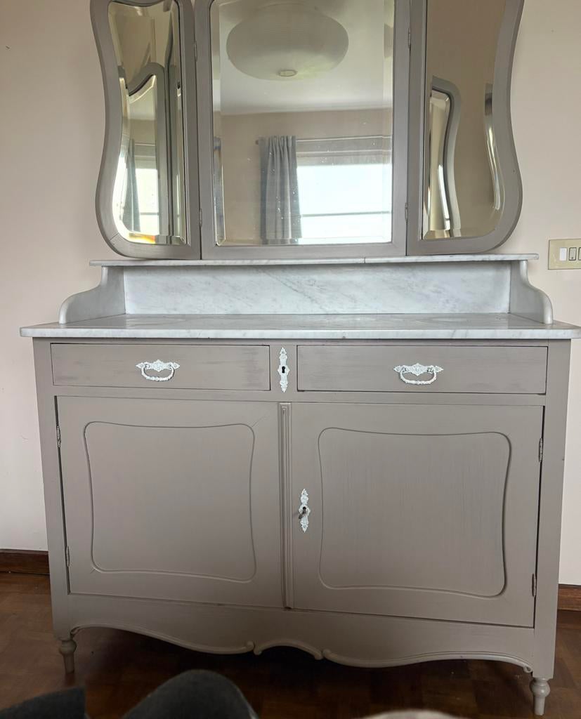 Commode met spiegel, Ophalen