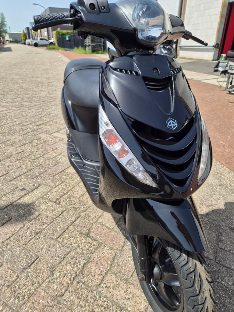 Piaggio zip sp look 2takt 70cc yasuni., Enlèvement
