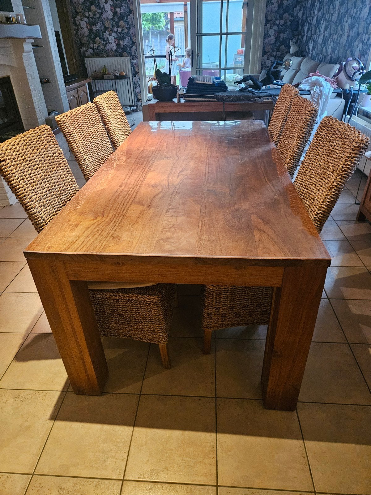 Eetkamer tafel in teak 200x100cm en bijpassende rotan stoel, Ophalen