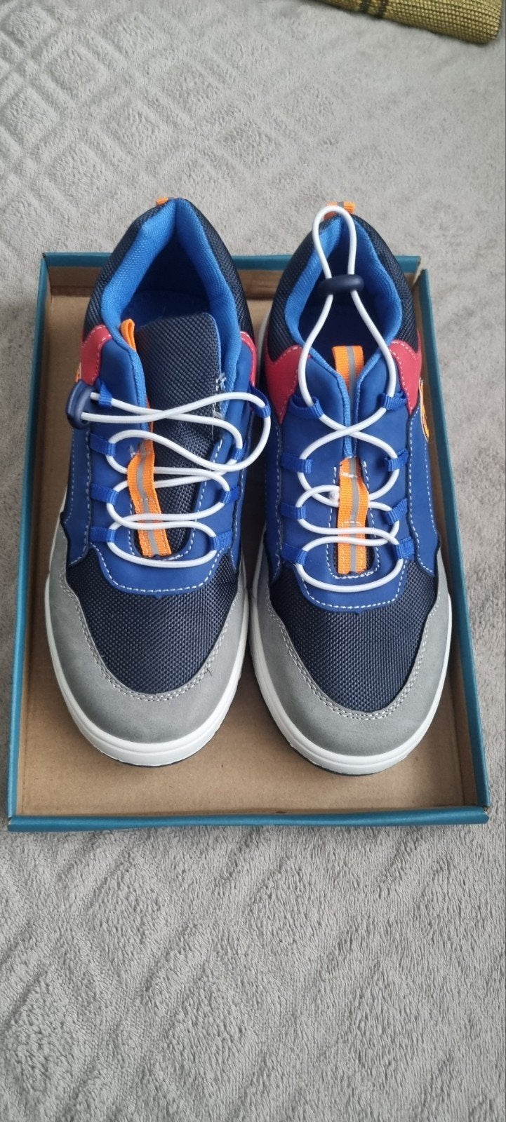 Een sportschoen voor 20€, Kleding | Heren, Schoenen, Ophalen, Zo goed als nieuw