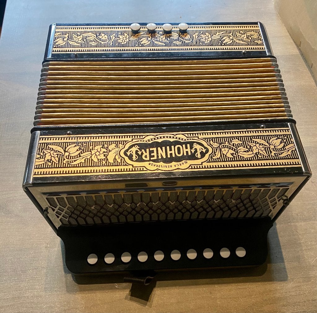 HOHNER - DIATONISCHE ACCORDEON 1140C, Ophalen of Verzenden, Zo goed als nieuw, Overige soorten