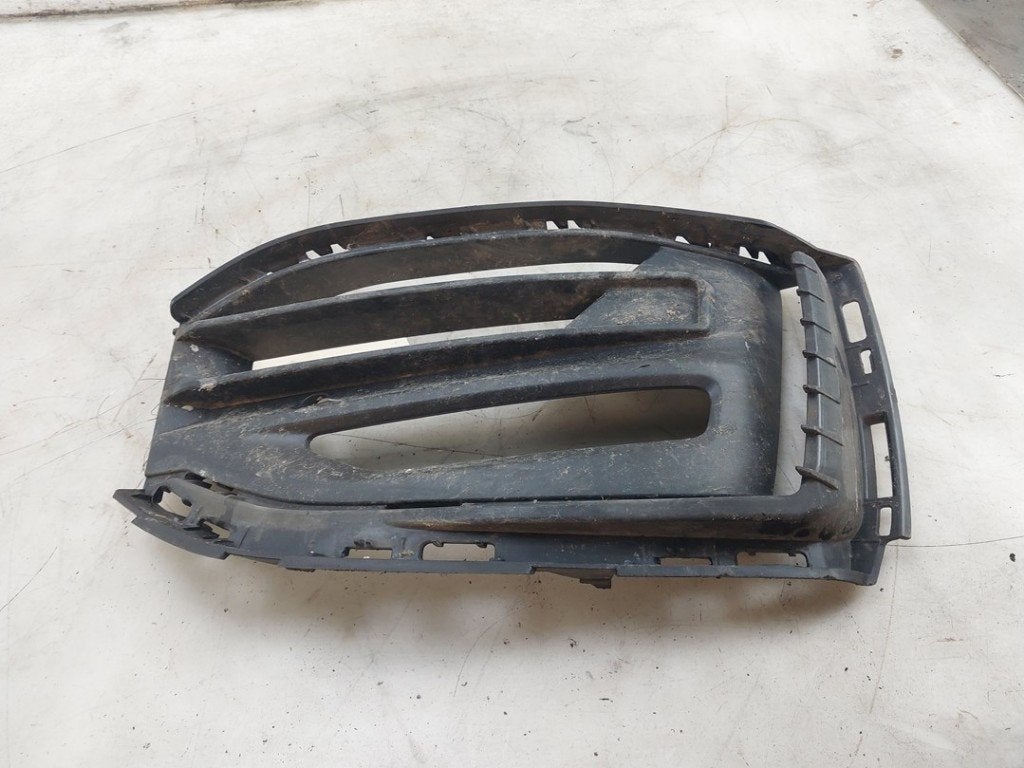 BUMPERROOSTER BMW 1 serie (F40) (|7459716|51117459716|), Gebruikt, BMW, Petuelring 130
80809  München, DE, Bayerische Motoren Werke AG