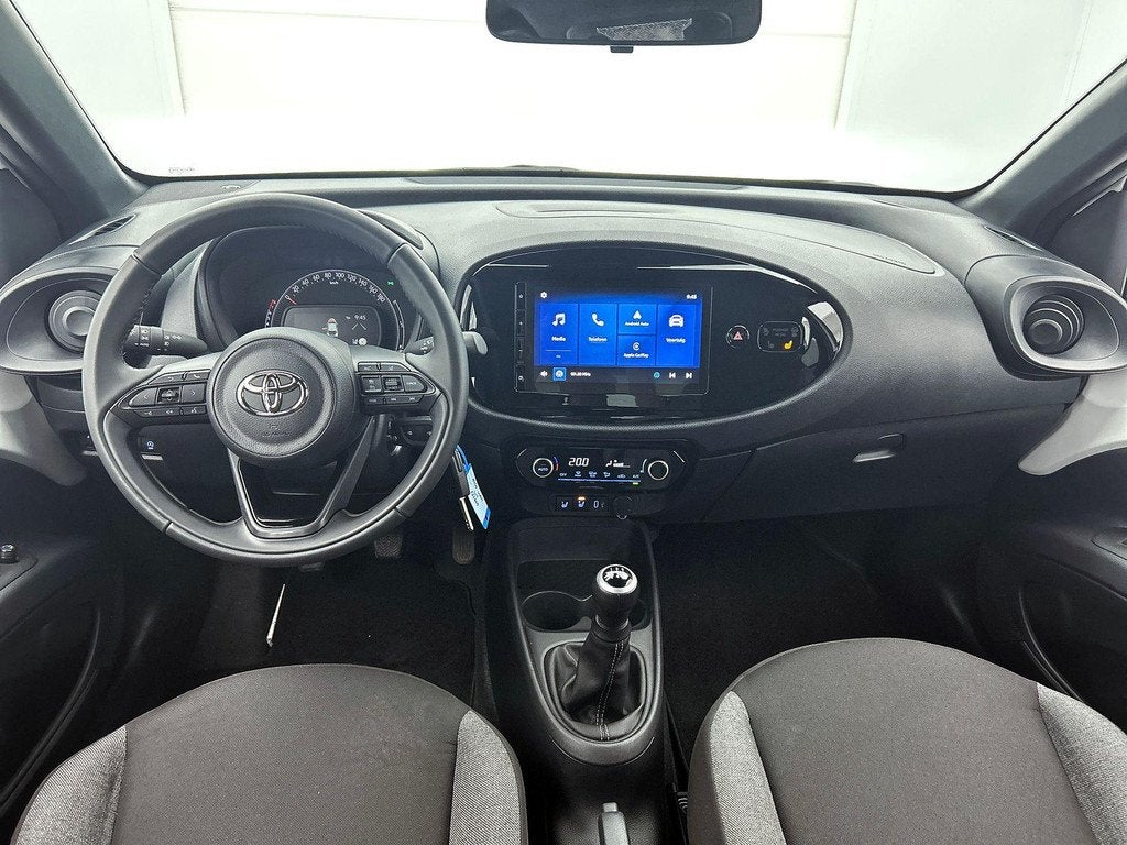 Toyota Aygo X 1.0 VVT-i Play | Navigatie | Achteruitrijcamer, Voorwielaandrijving, Stof, Gebruikt, 72 pk