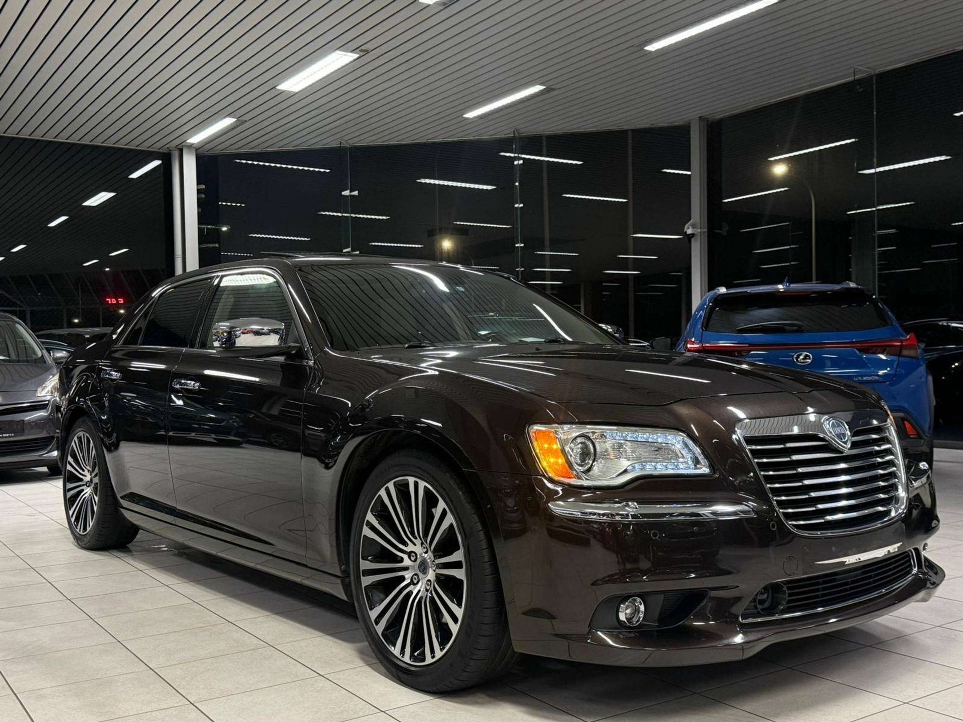 Lancia Thema 3.0D 176kW V6 Année 10/2012, 73.000km E5, Auto's, Automaat, 239 pk, Bruin, 5 deurs