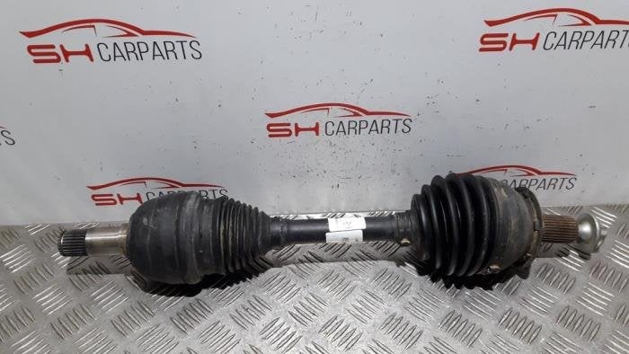 Arbre de transmission avant gauche d'un Mercedes CLA, 3 mois de garantie, Utilisé, -, -