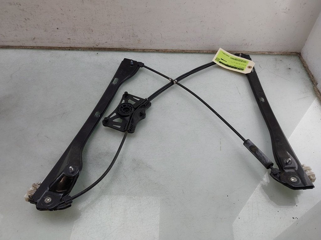 VITRE MECANISME AVANT DROIT Skoda Fabia III (NJ3), Utilisé, Info@skoda-auto.de, Skoda, Max-Planck-Straße  3-5
64331  Weiterstadt, DE