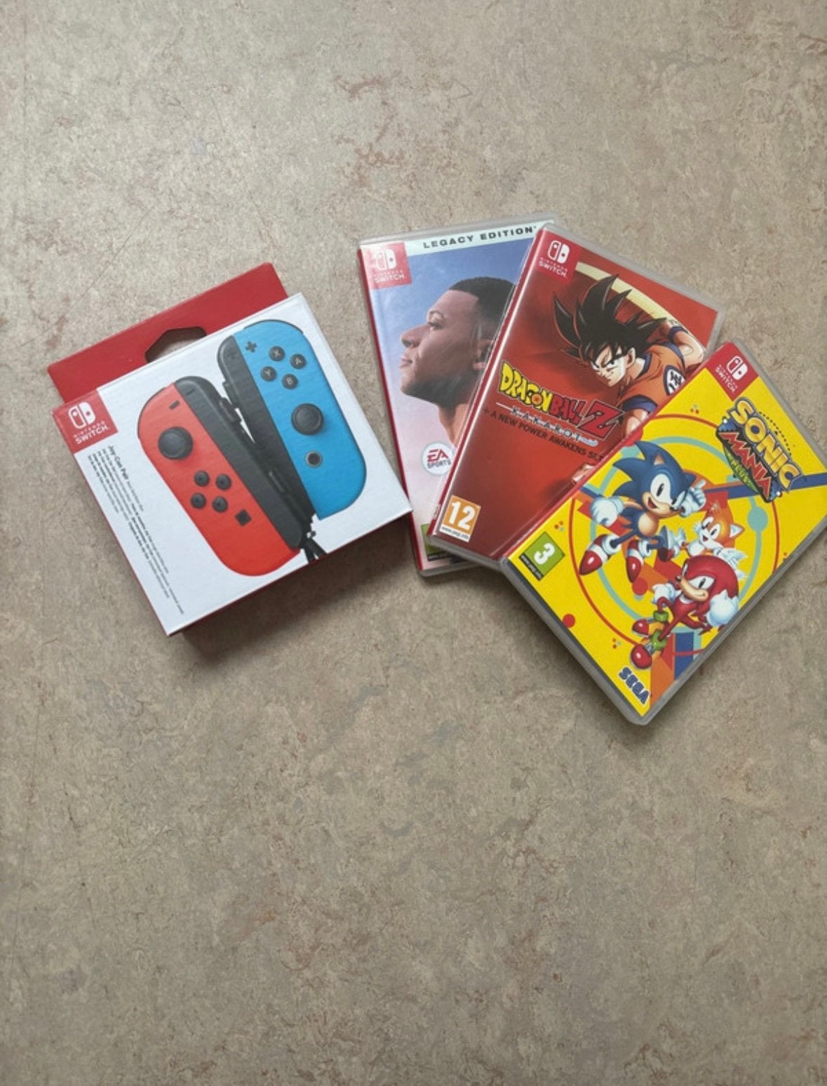 Lot Nintendo Switch :Joy-Con neufs+3 jeux(DBZ,Fifa 22,Sonic), Games en Spelcomputers, Online, Overige genres, 1 speler, Nieuw