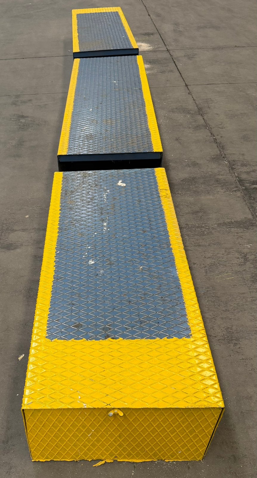 SET OPSTAPPEN METAAL, Doe-het-zelf en Bouw, Ladders en Trappen, Ophalen, Zo goed als nieuw
