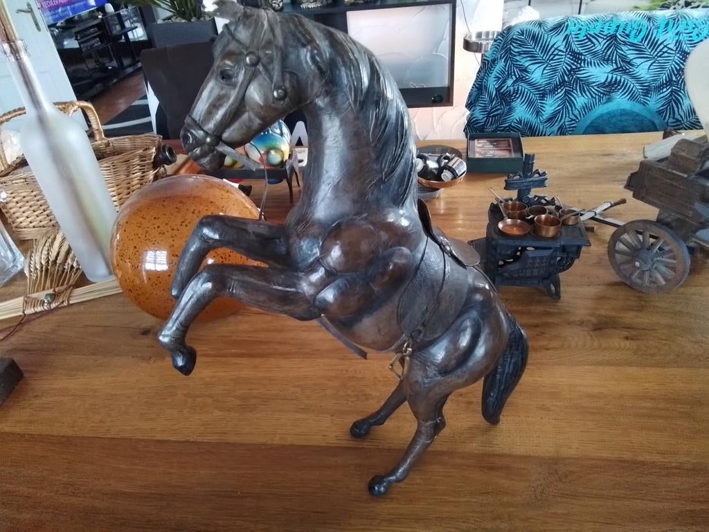 Cheval en cuir hauteur 38cm, Enlèvement