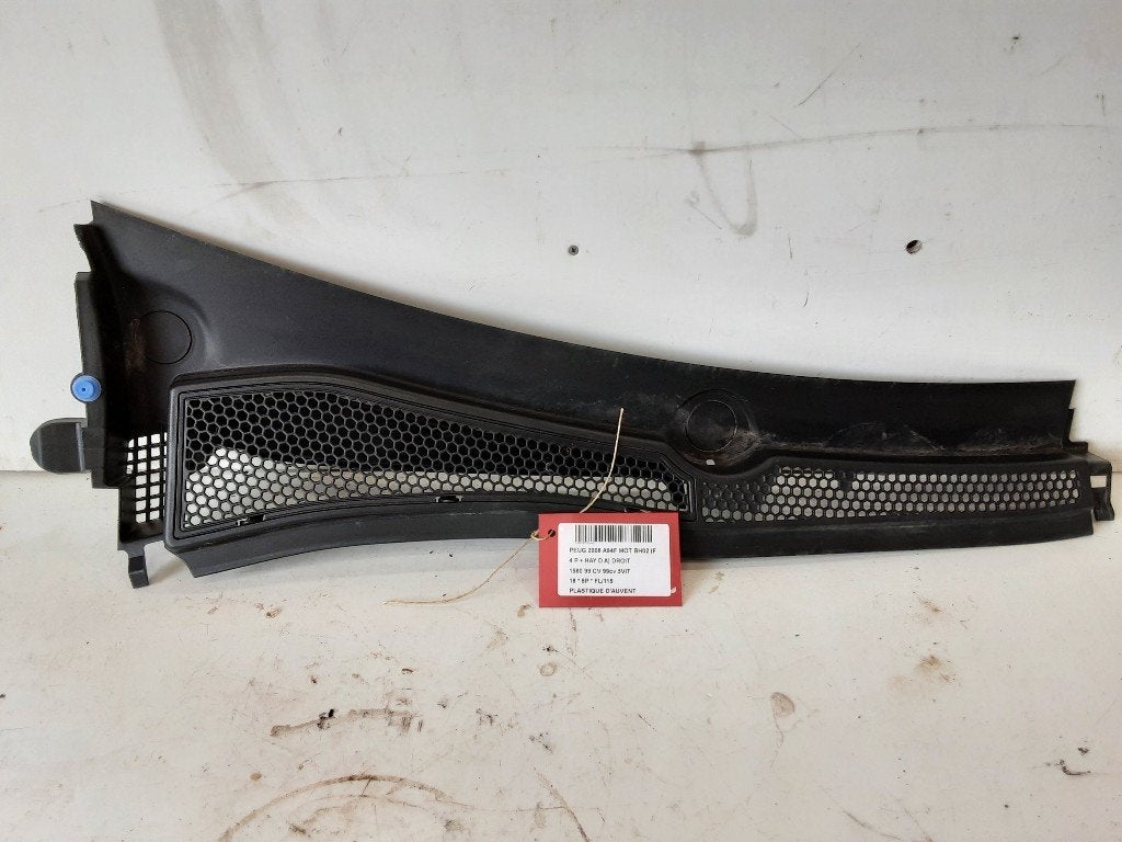 SIERLIJSTEN VOORRUIT Peugeot 2008 (CU) (01-2013/12-2019), Gebruikt, Voor, Mevr. I. Hauben, Rue de l'Espoir 34 34
4030  GRIVEGNÉE, BE