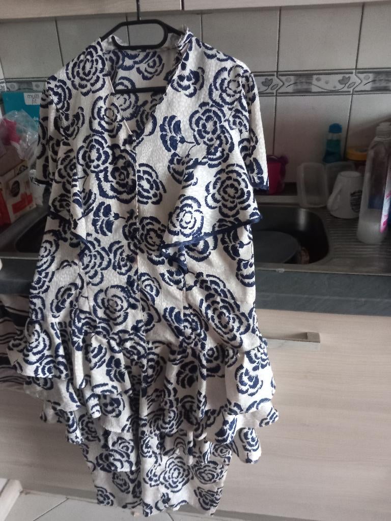 Robe, Taille 38/40 (M), Enlèvement ou Envoi, Beige, Sous le genou