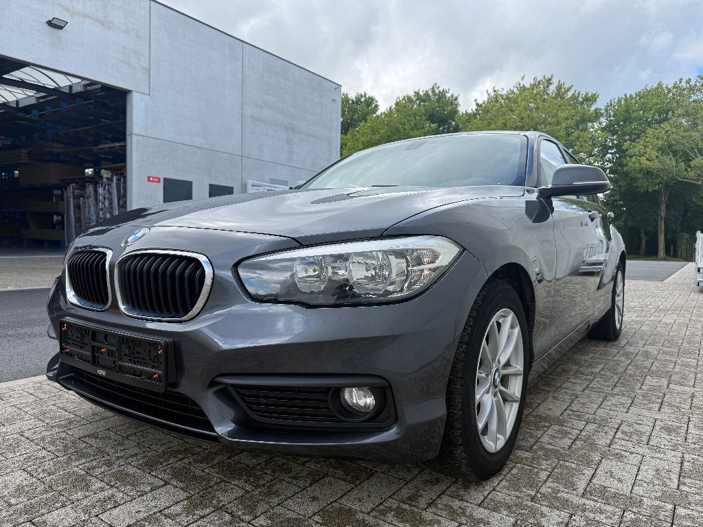 BMW 116i, Argent ou Gris, Euro 6, Entreprise, https://public.car-pass.be/vhr/4c15669c-2939-4ff6-948c-929d7157bedd