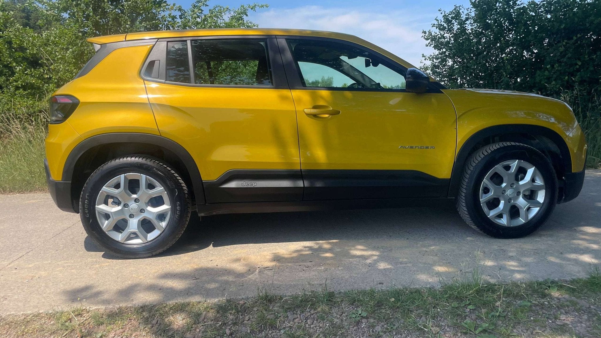 Jeep Avenger Avenger 1.2 Turbo Altitude Radio JBL Jaune Sole, Voorwielaandrijving, Stof, Gebruikt, Zwart