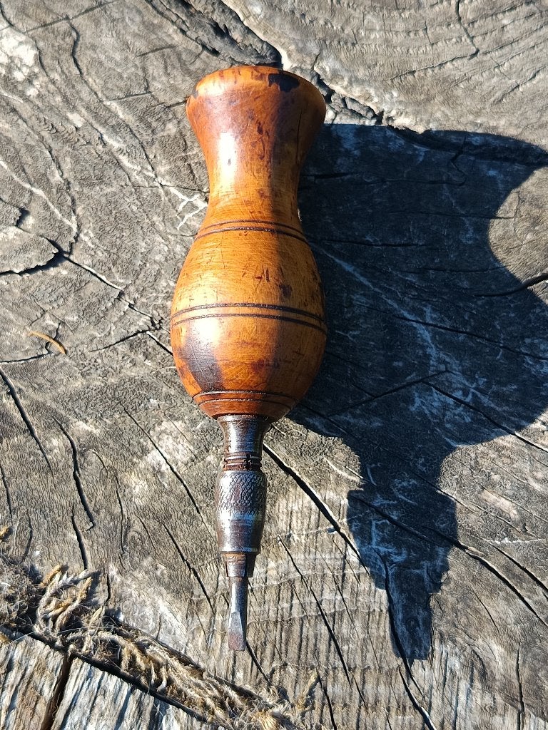 Oud gereedschap schroevendraaier, Envoi