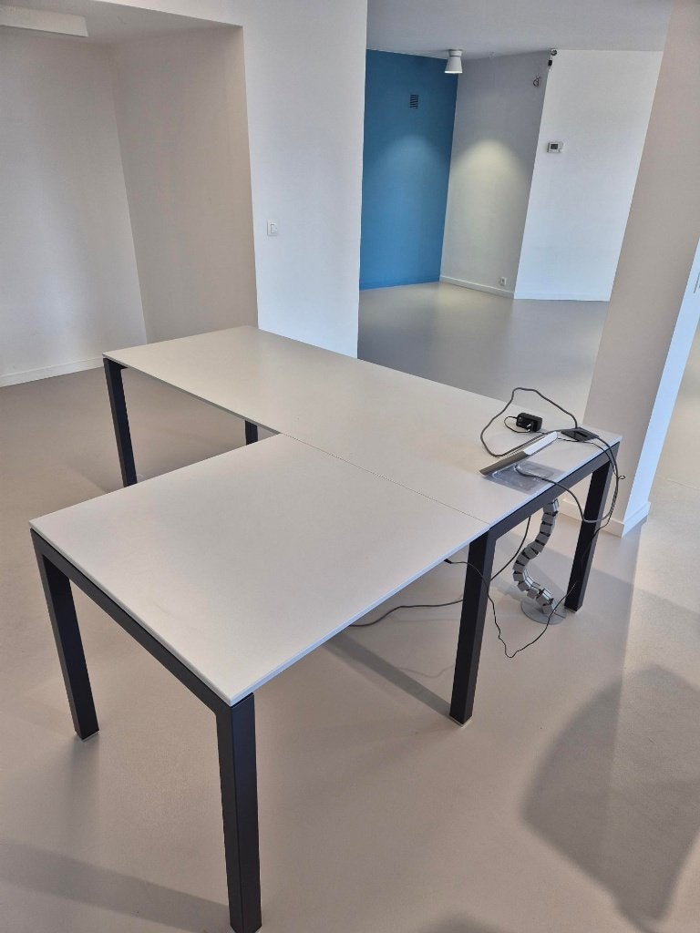 Bureau, Maison & Meubles, Enlèvement, Goulotte de câbles, Utilisé