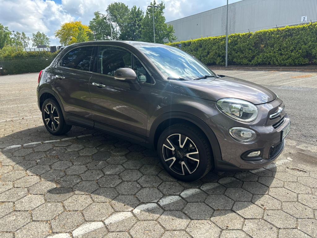 Zeer mooie Fiat 500X benzine met veel opties en garantie., Autos, Fiat, Argent ou Gris, 139 g/km, Entreprise, Phares entièrement LED
