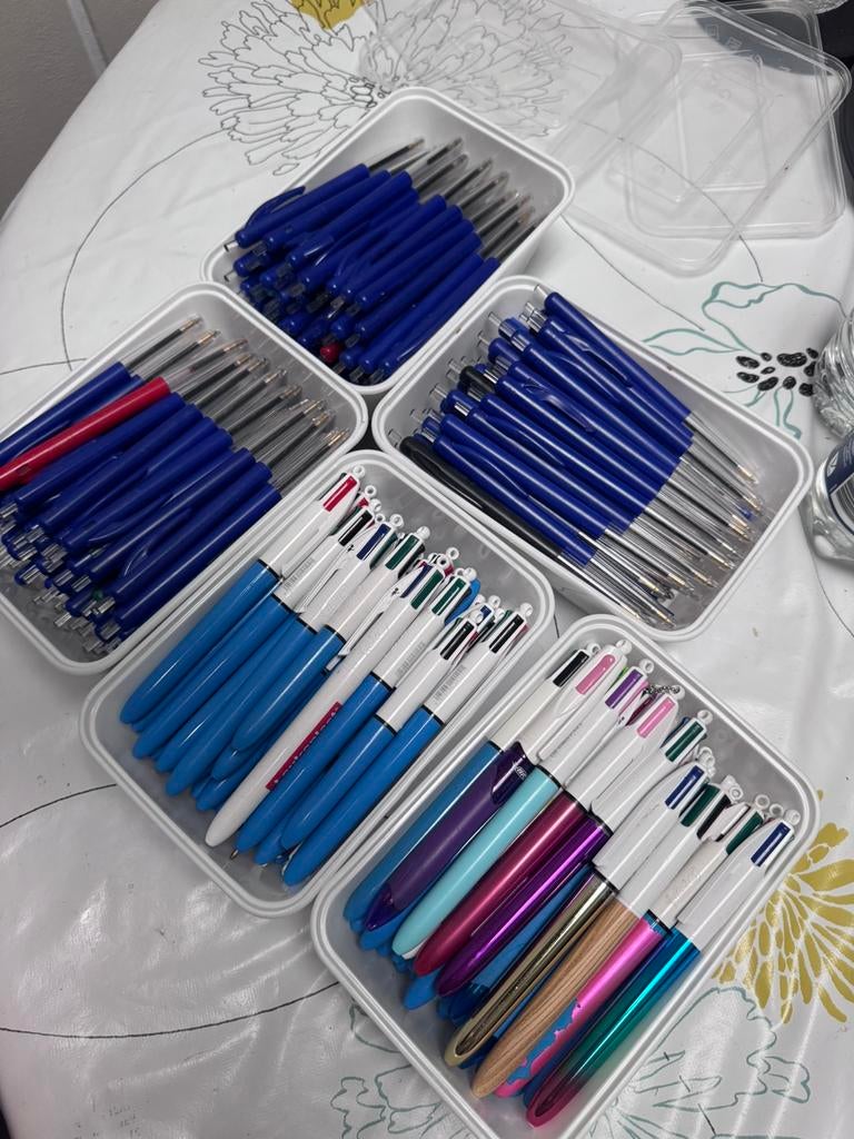 BIC balpennen, Schneider balpennen, vierkleurige pennen, Autres marques, Avec boîte, Enlèvement, Comme neuf